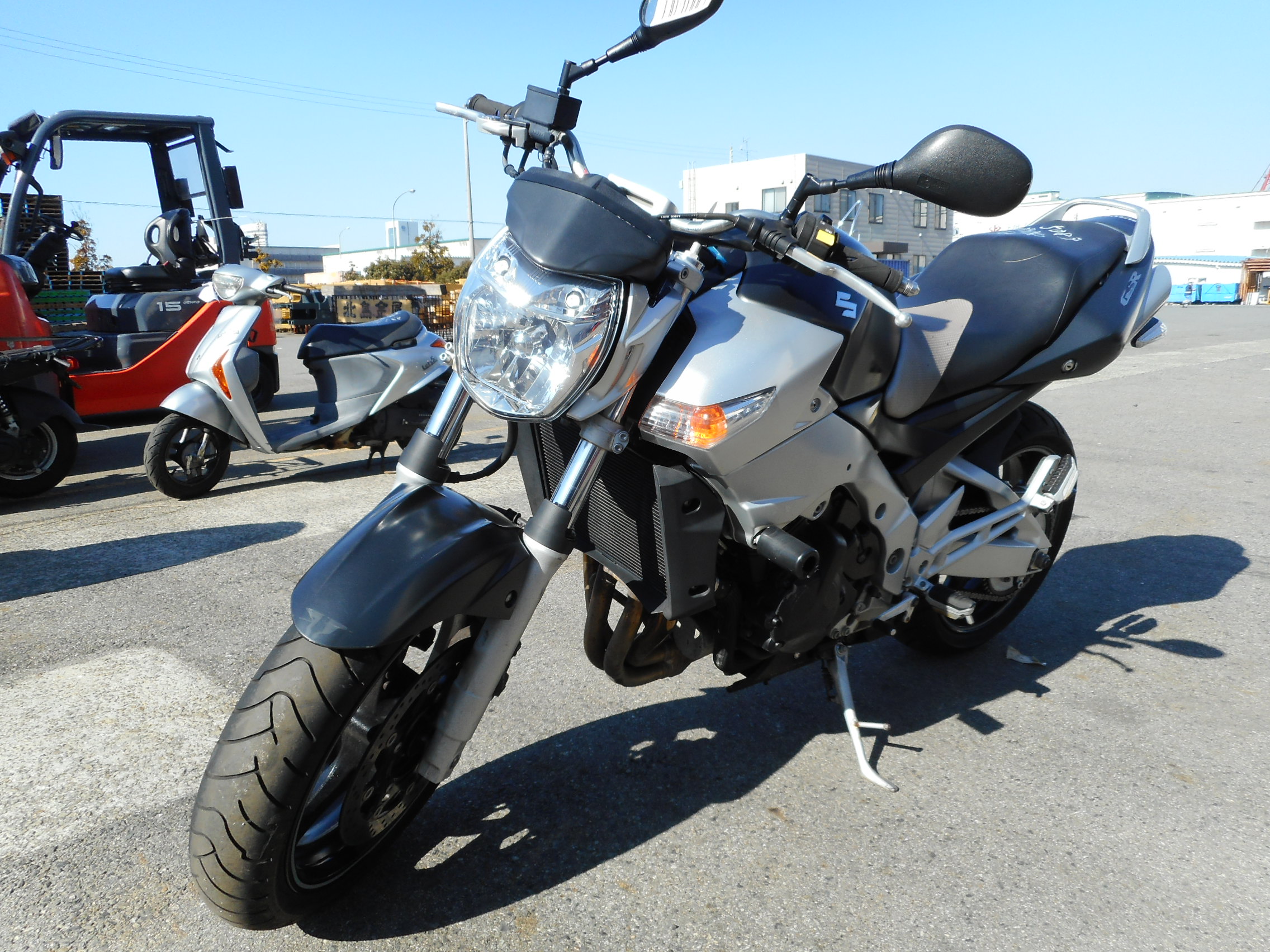 Suzuki GSR 1200