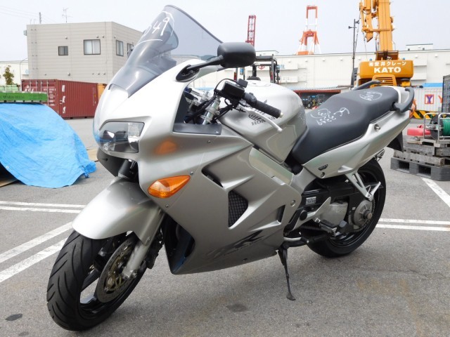 600rr vs vfr800